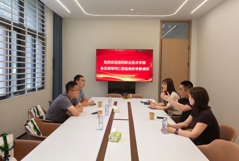 座谈会_副本.jpg 座谈会_副本.jpg